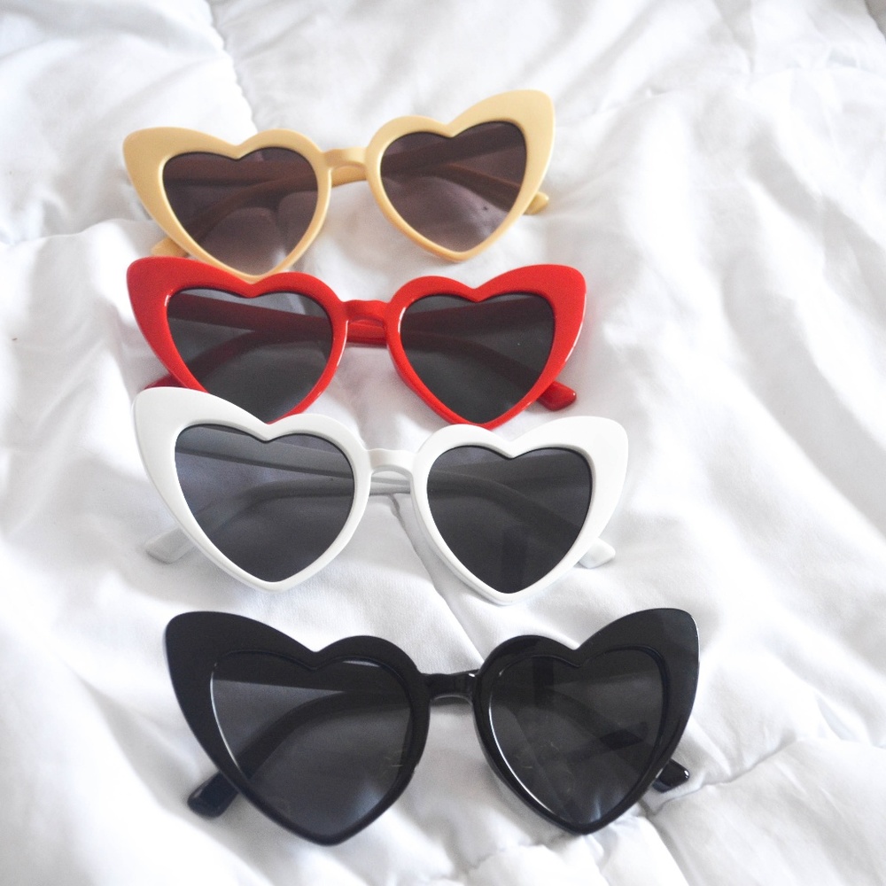 White heart cateye sunglasses - Picture 2 of 2